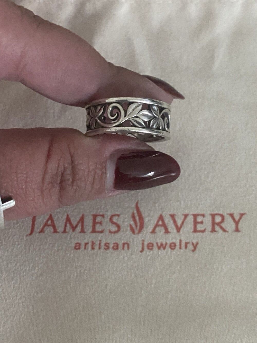 James Avery Retired Abounding Vines Band Size 8